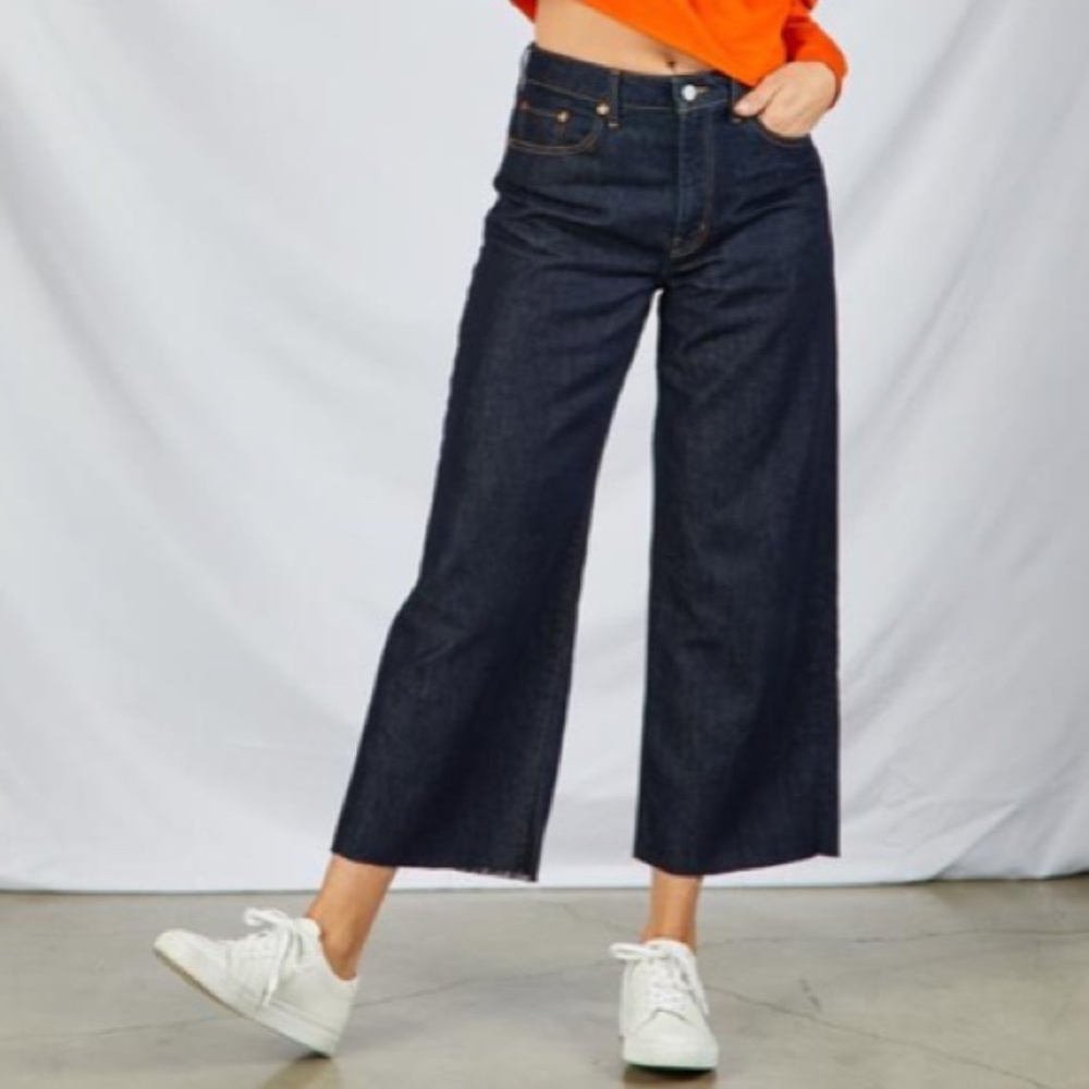 Etica “Devon” high waist, wide leg, cropped, raw hem denim size 25 inch waist